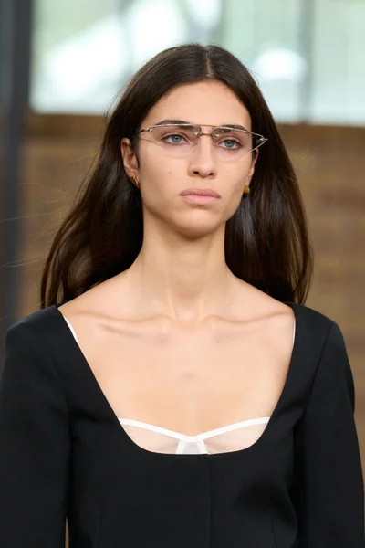 Look 14